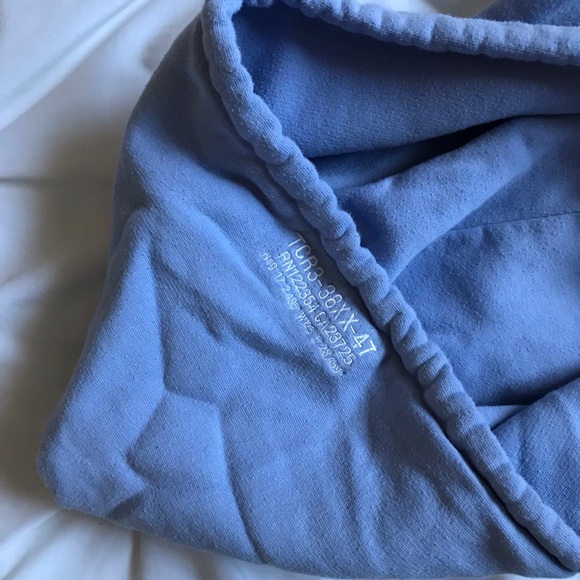 Aritzia TNA Cropped Hoodie - Picture 9 of 9